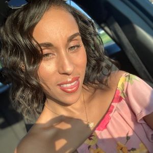 Meet your Posher, Candace